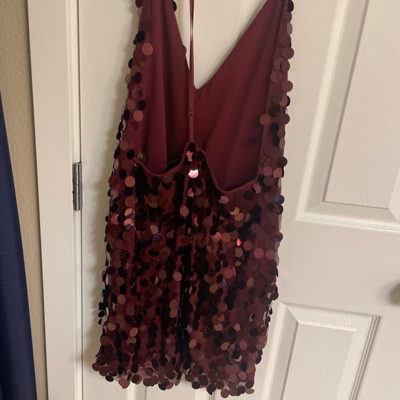 Red sequined dress - Picture 2 of 3